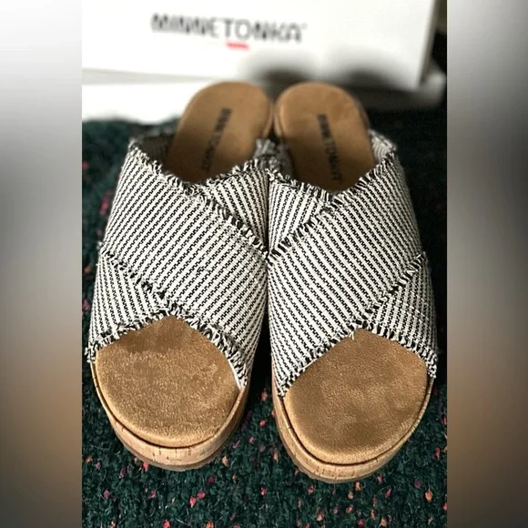 🎸MINNETONKA🎸🔥NWT🔥Posey Wedge in Black/Natural Stripe—7 - Picture 13 of 16